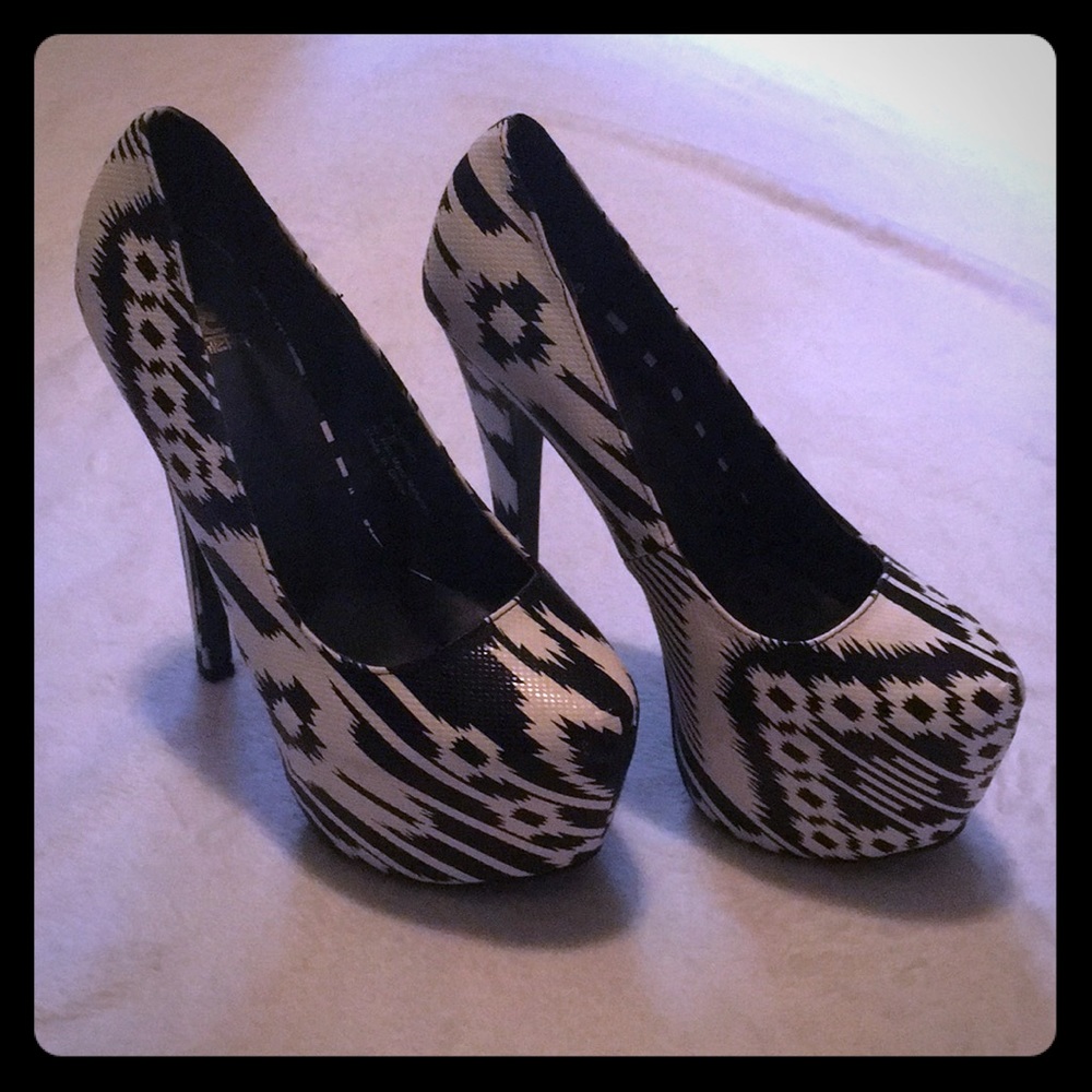 Sheikh platform heels
